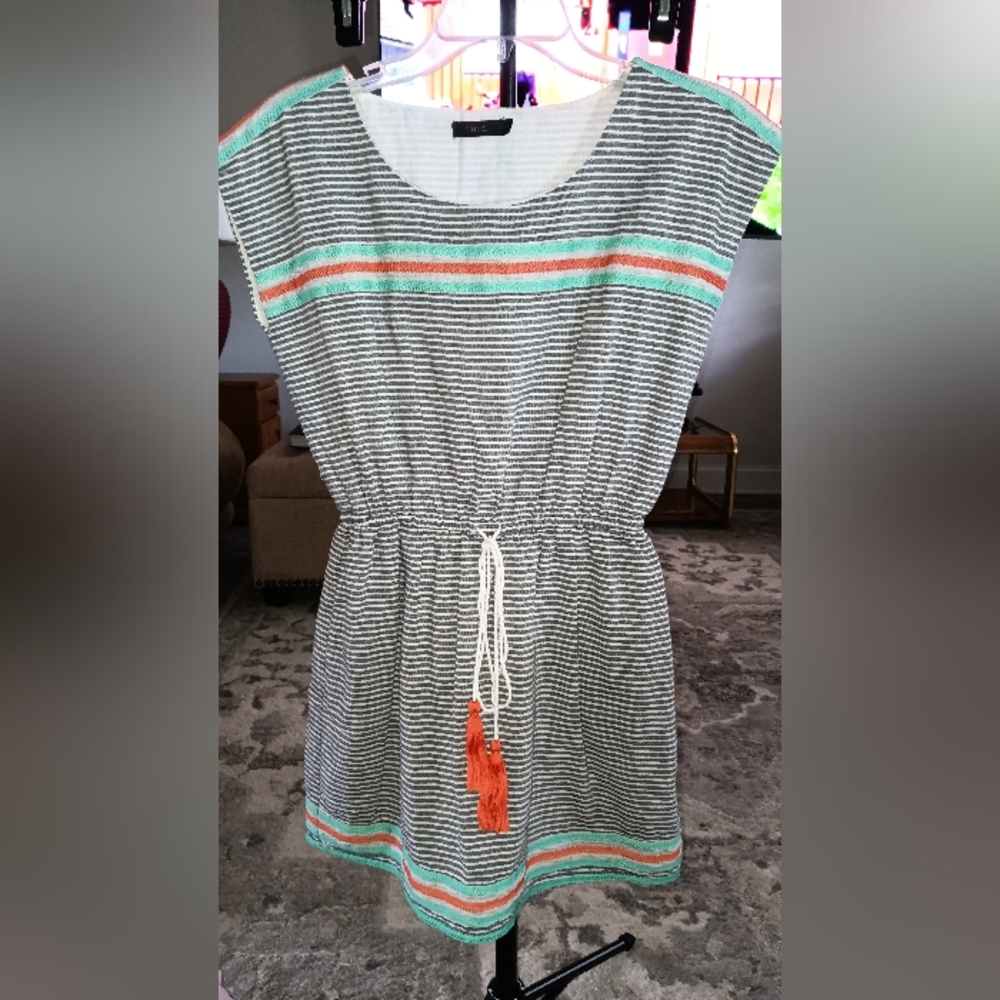 Women's Dress Embroidered Trim Brand THML Med Like New Stylish Lined